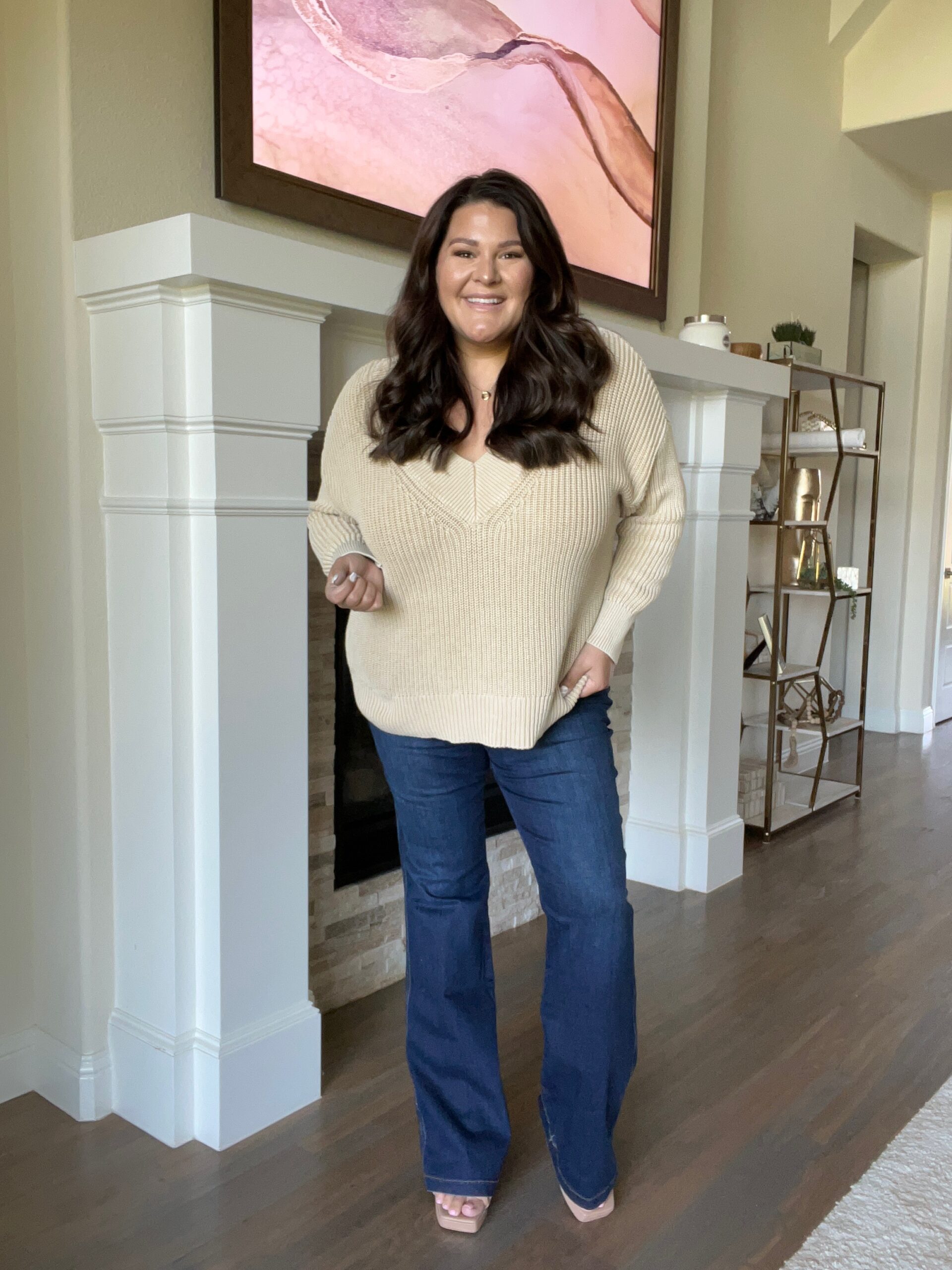 A Beginner's Guide to Styling Flare Jeans  Styling flare jeans, Flare jeans  outfit plus size, Early spring outfits casual